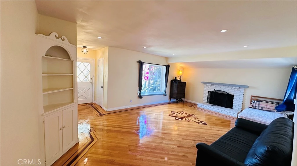 Interior 3