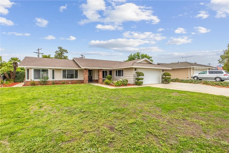 318 Sandalwood Drive, Calimesa, CA 92320