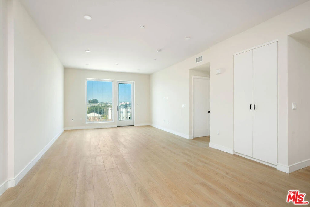 Interior 2