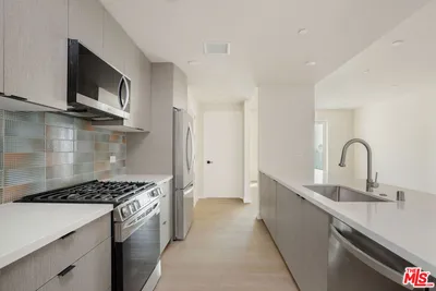 5320 Cartwright Avenue 307 photo 2