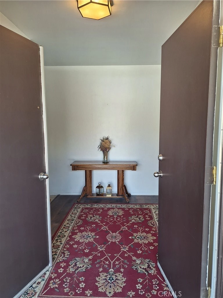 Interior 4