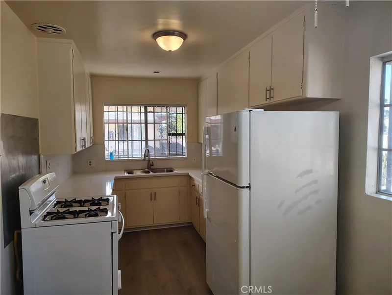 11022 Crenshaw Boulevard 4