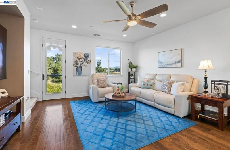 897 Tranquility Cir 7, Livermore, CA 94551