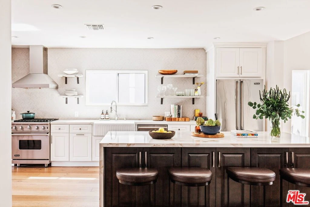 Interior 3