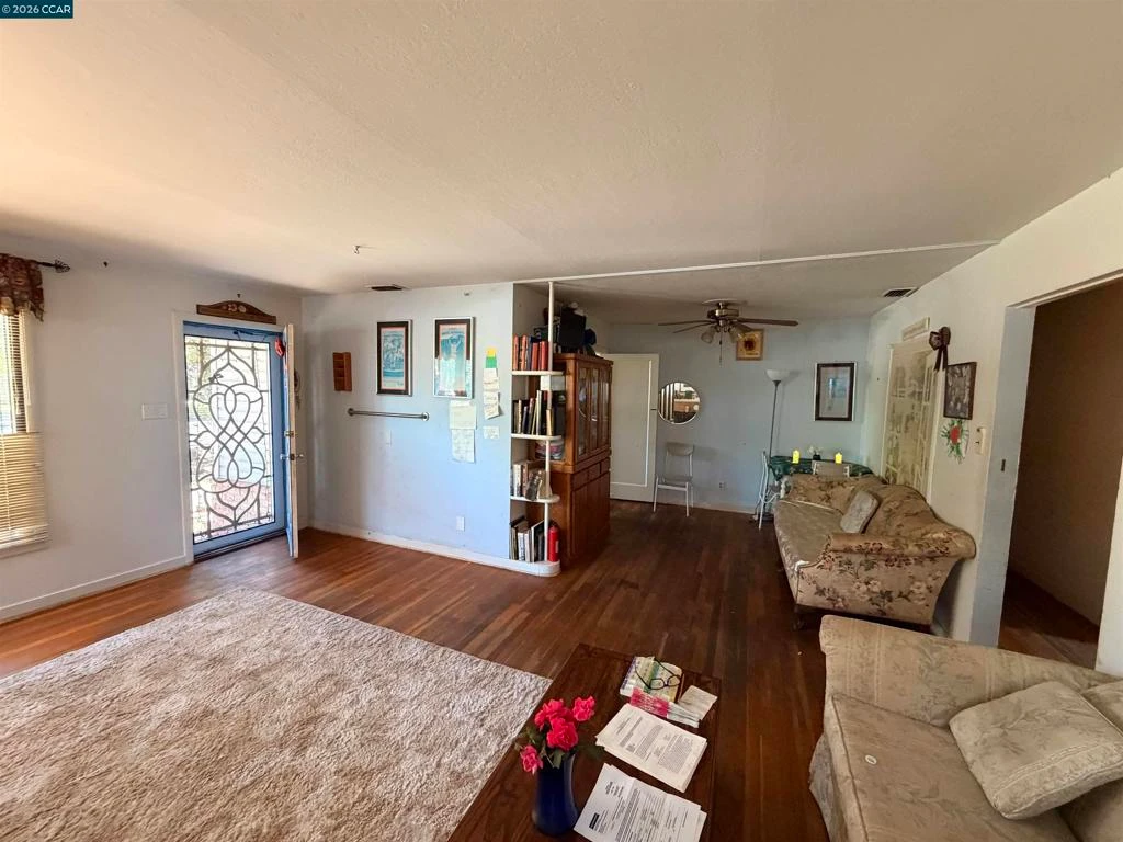 Interior 4