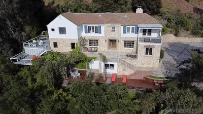 2400 Benedict Canyon Dr