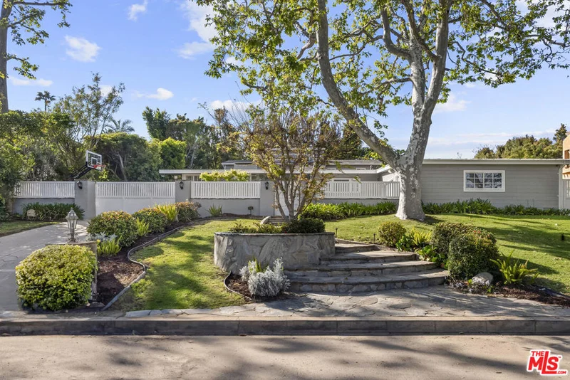 1233 Corsica Drive