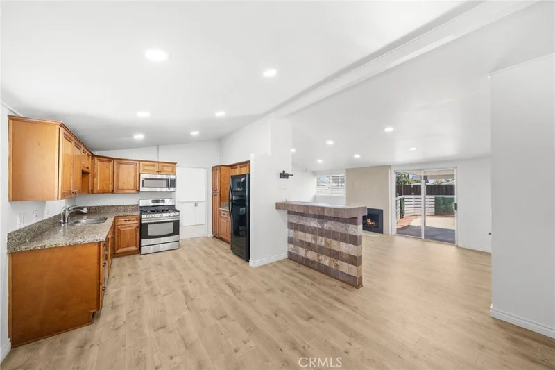 Photo 2 of 1610 Amador Avenue A