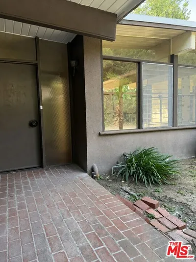 2528 Hutton Drive