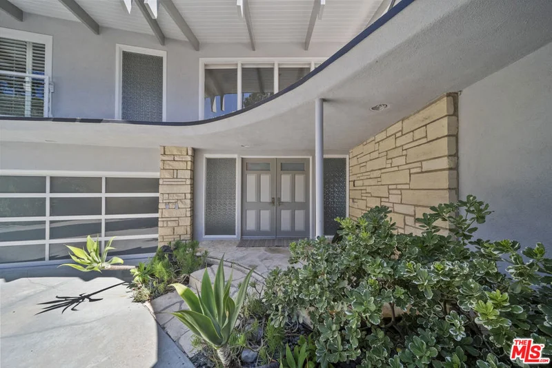 4620 Balboa Avenue photo 2