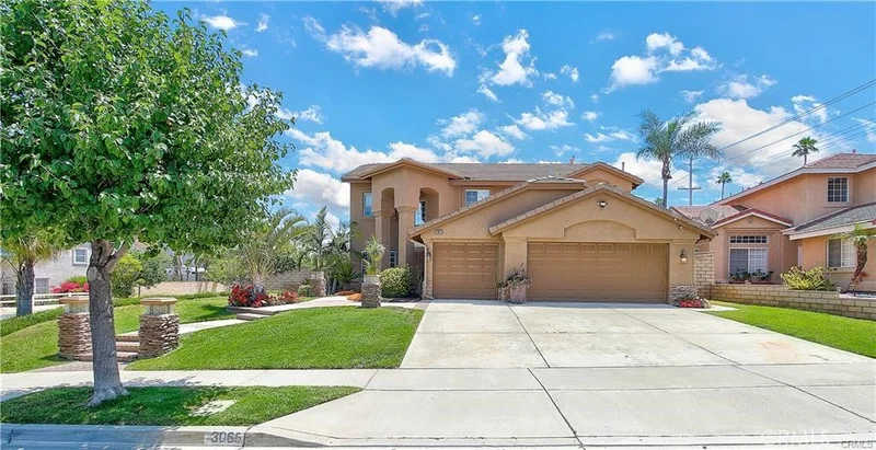 3065 S Buena Vista photo 2