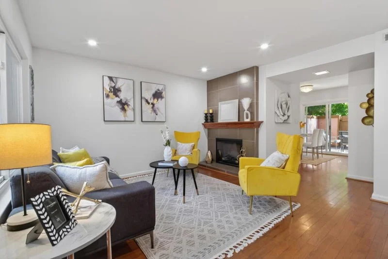4428 Del Valle Parkway