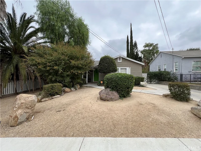 3869 Ridge Road, Riverside, CA 92501