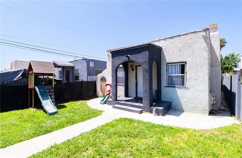 1455 W 60th Street photo 2