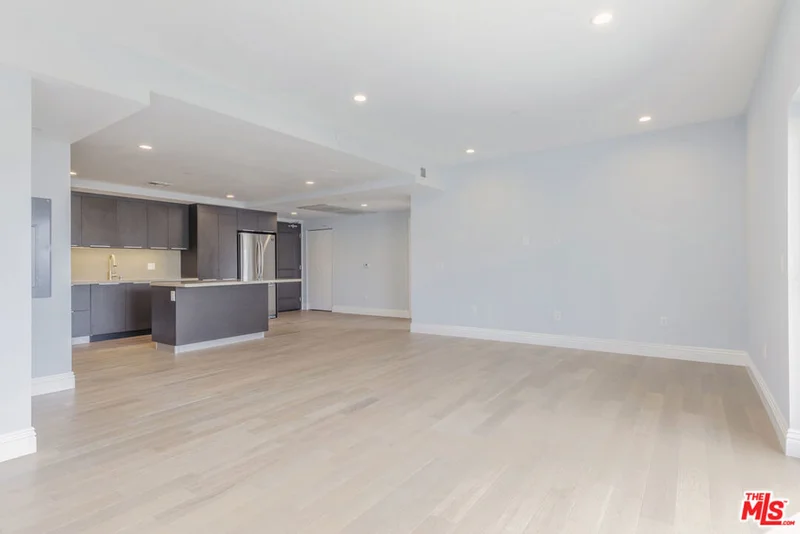 2939 Leeward Avenue 401 photo 2