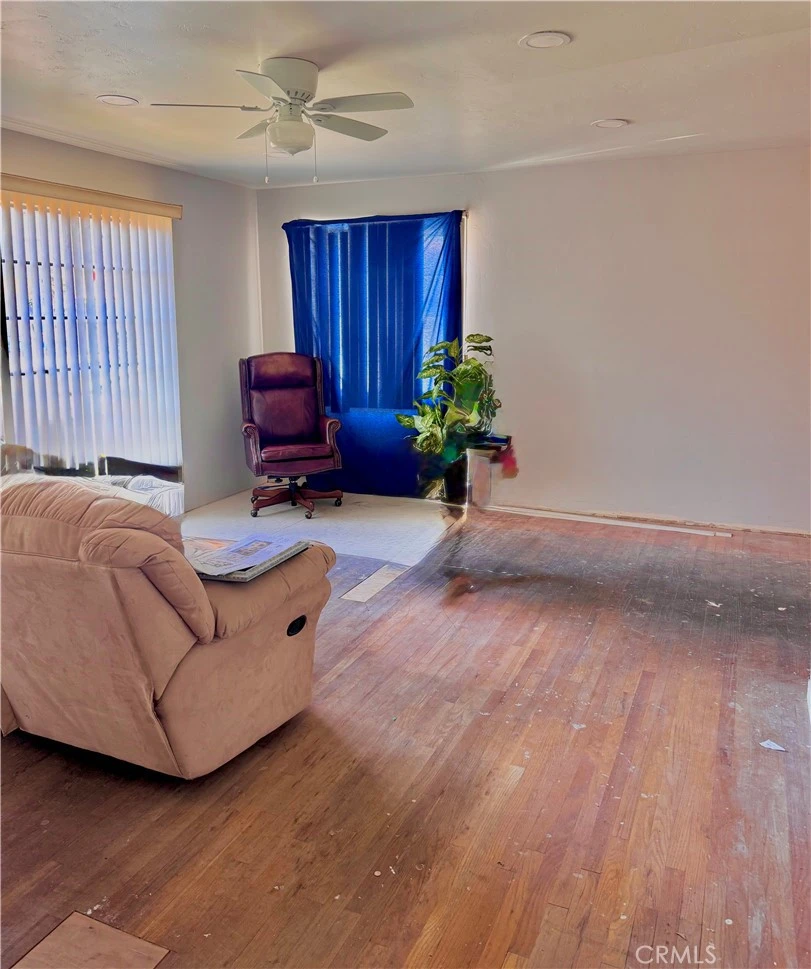 Interior 4