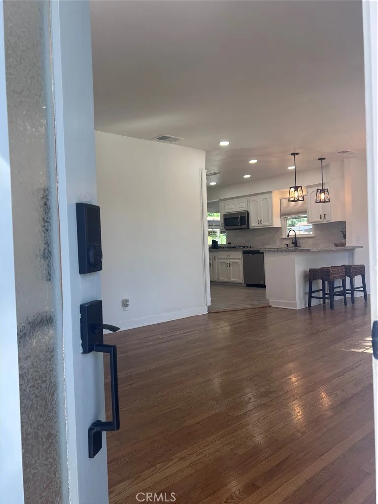 1735 Los Robles Drive photo 2