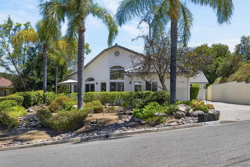 15546 Calistoga Dr., Ramona, CA 92065