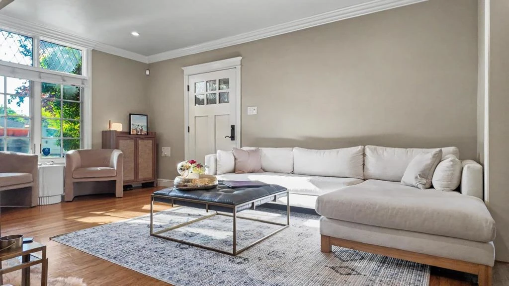 Interior 3