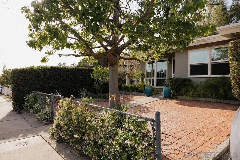 5634 Michael St photo 2