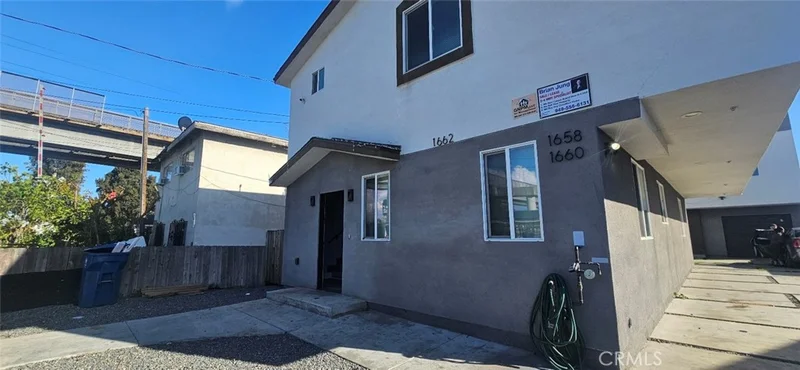 1662 E 60th