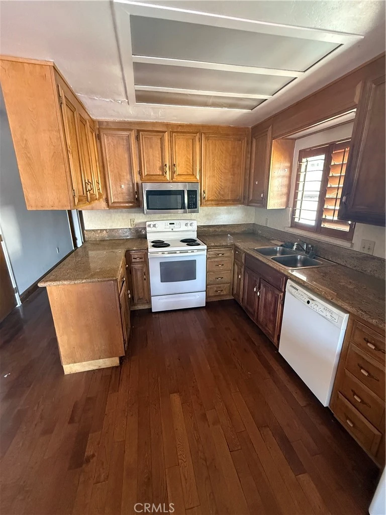 Interior 4