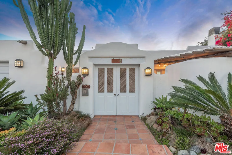 Photo 2 of 7047 Vista Del Mar Lane