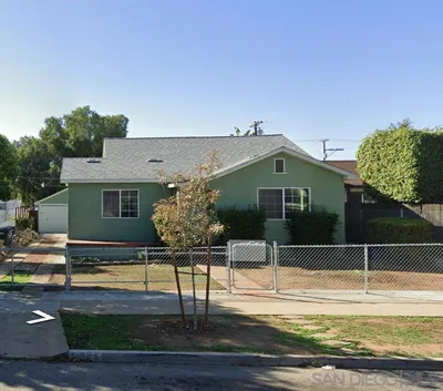426 E AVE