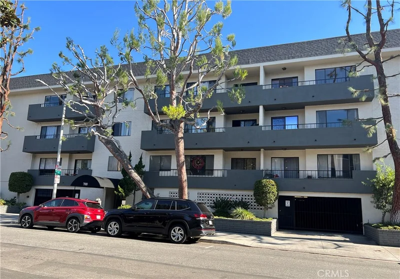 700 Westmount Drive 202, West Hollywood, CA 90069