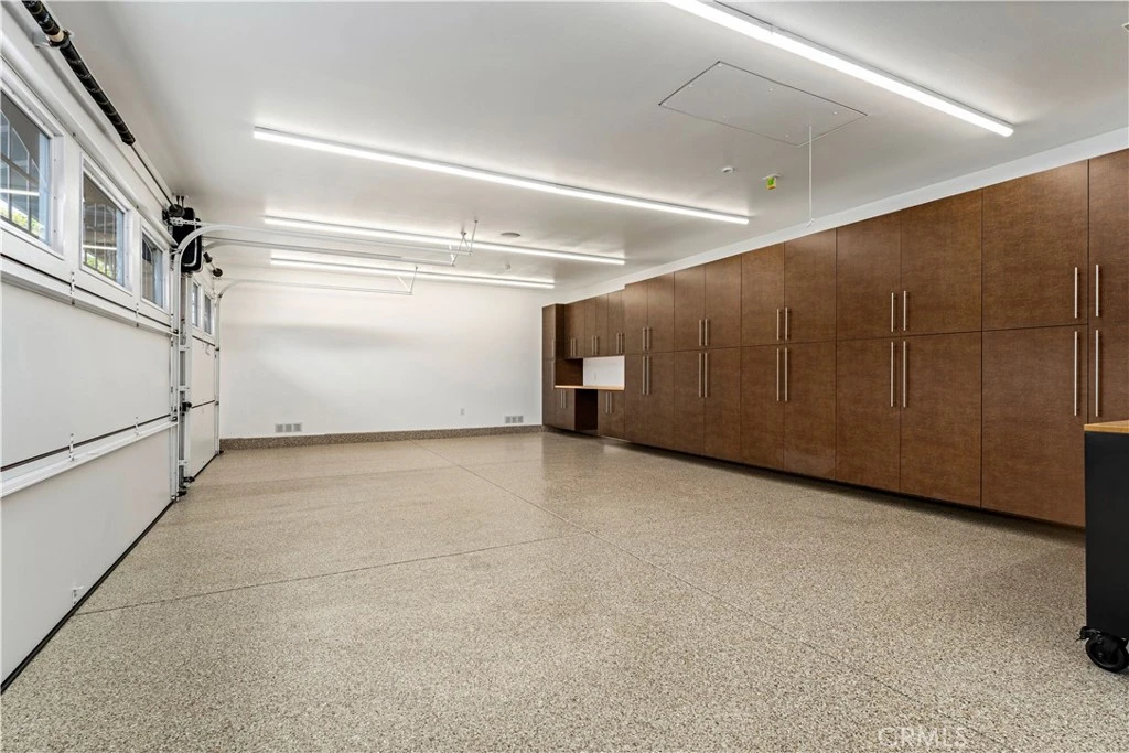 Interior 4