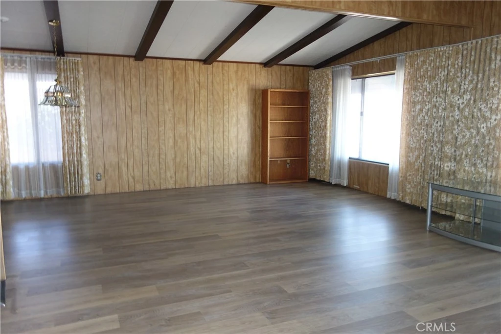 Interior 4