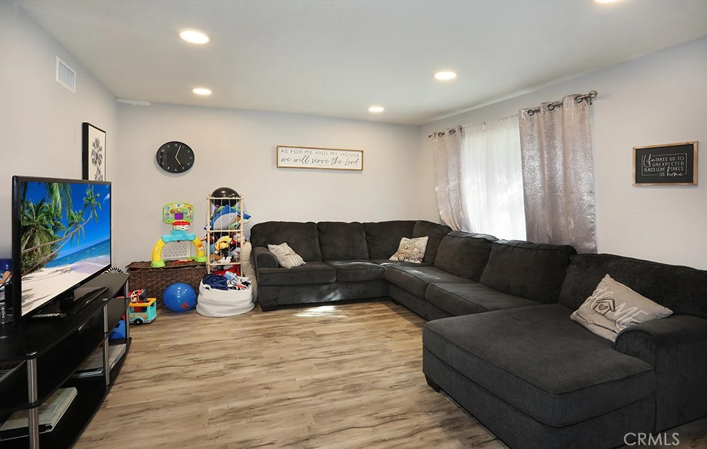 Interior 3