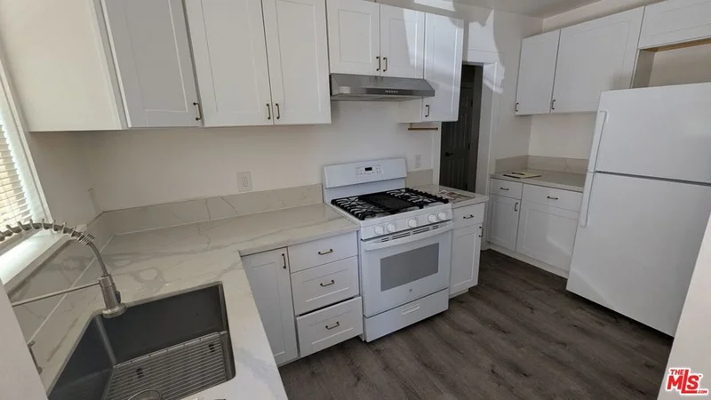14156 Friar Street photo 2