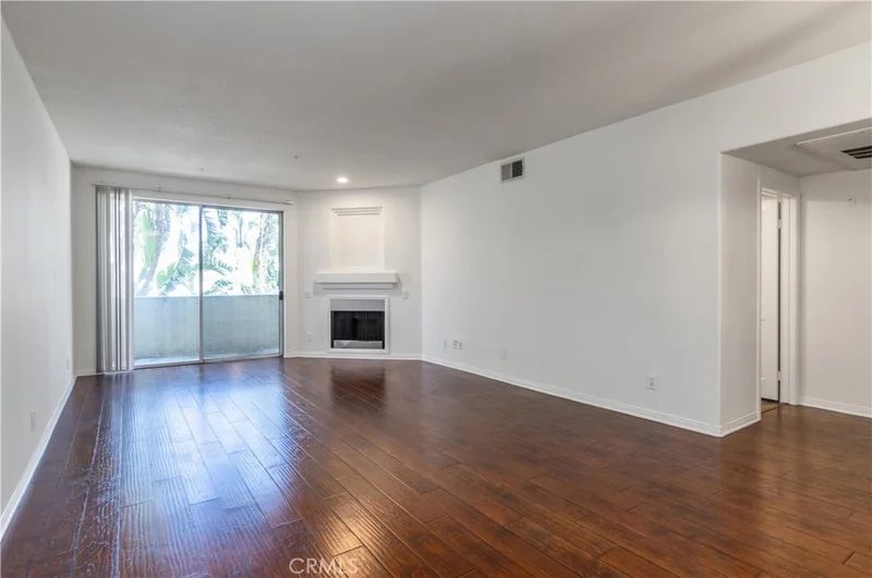 16940 Chatsworth Street 106 photo 2