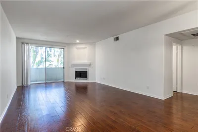 16940 Chatsworth Street 106 photo 2