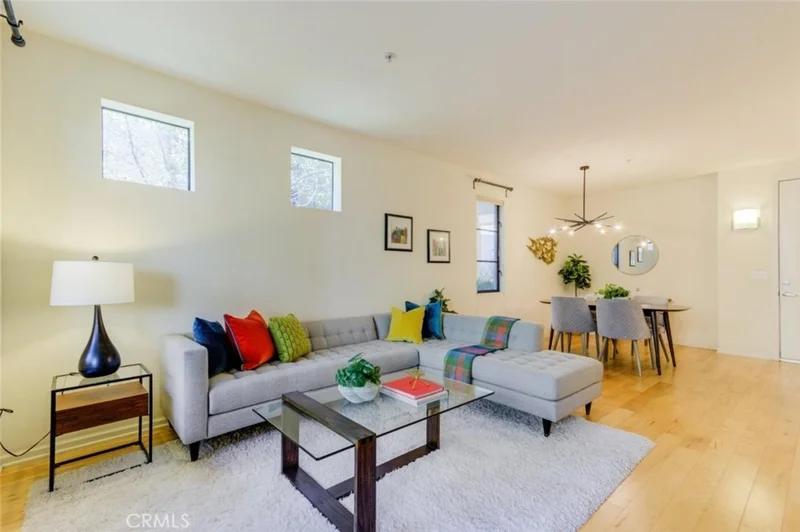 800 N 8th 106 photo 2