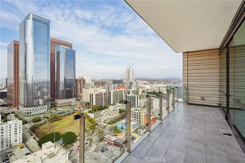 Photo 2 of 400 S Broadway 3406