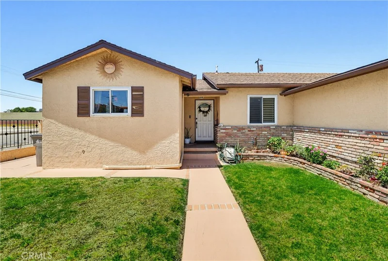 555 W Shadwell, Carson, CA 90745
