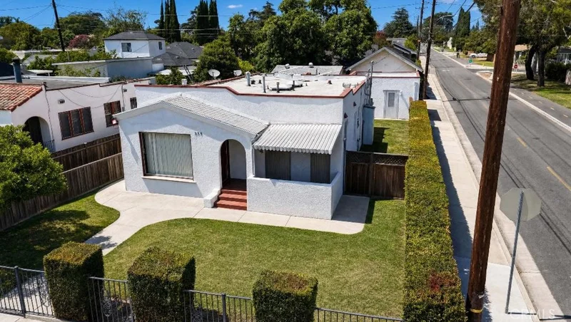 335 Beverly photo 2