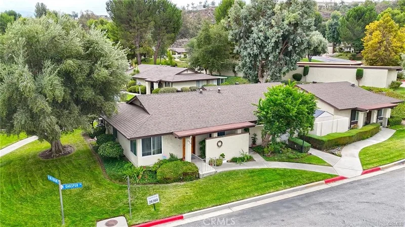 26360 Oakspur A, Newhall, CA 91321