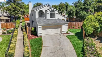 38 Nightingale Ct