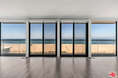 2308 The Strand photo 2