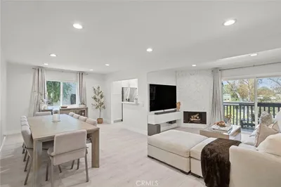 1854 Rainbow Terrace photo 2
