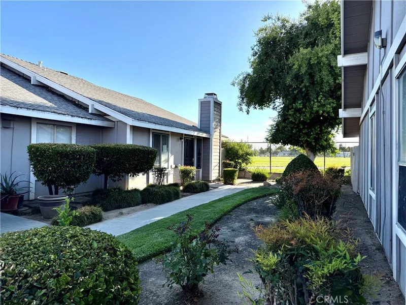 1027 W Dakota 113