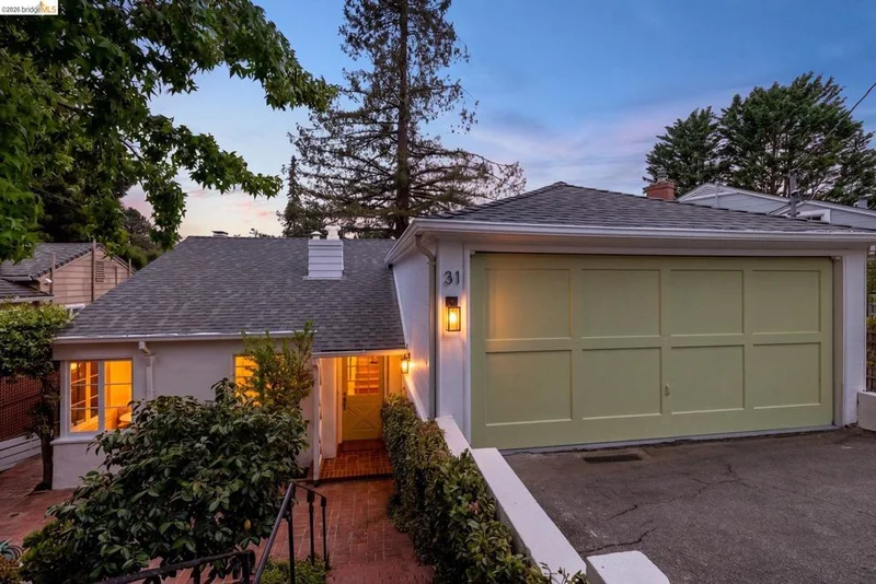31 Harbord Court, Oakland, CA 94618