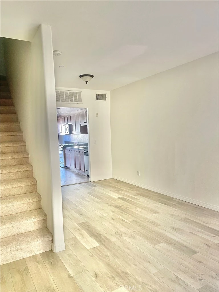 Interior 4