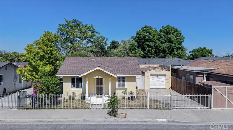 Photo 2 of 512 S Willowbrook Avenue