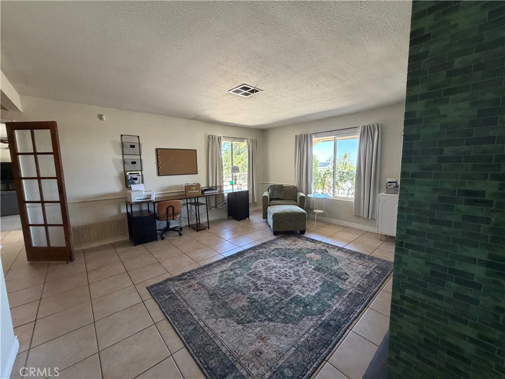 Interior 4
