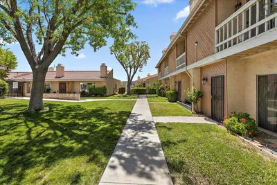 16465 Green Tree Boulevard 18, Victorville, CA 92395