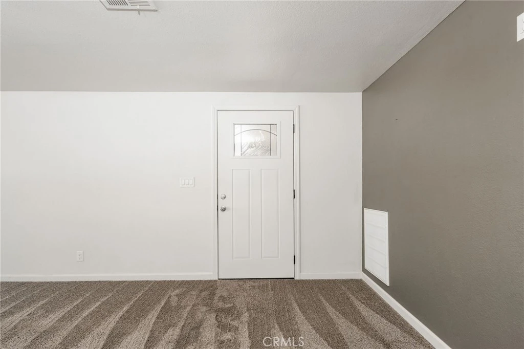Interior 4
